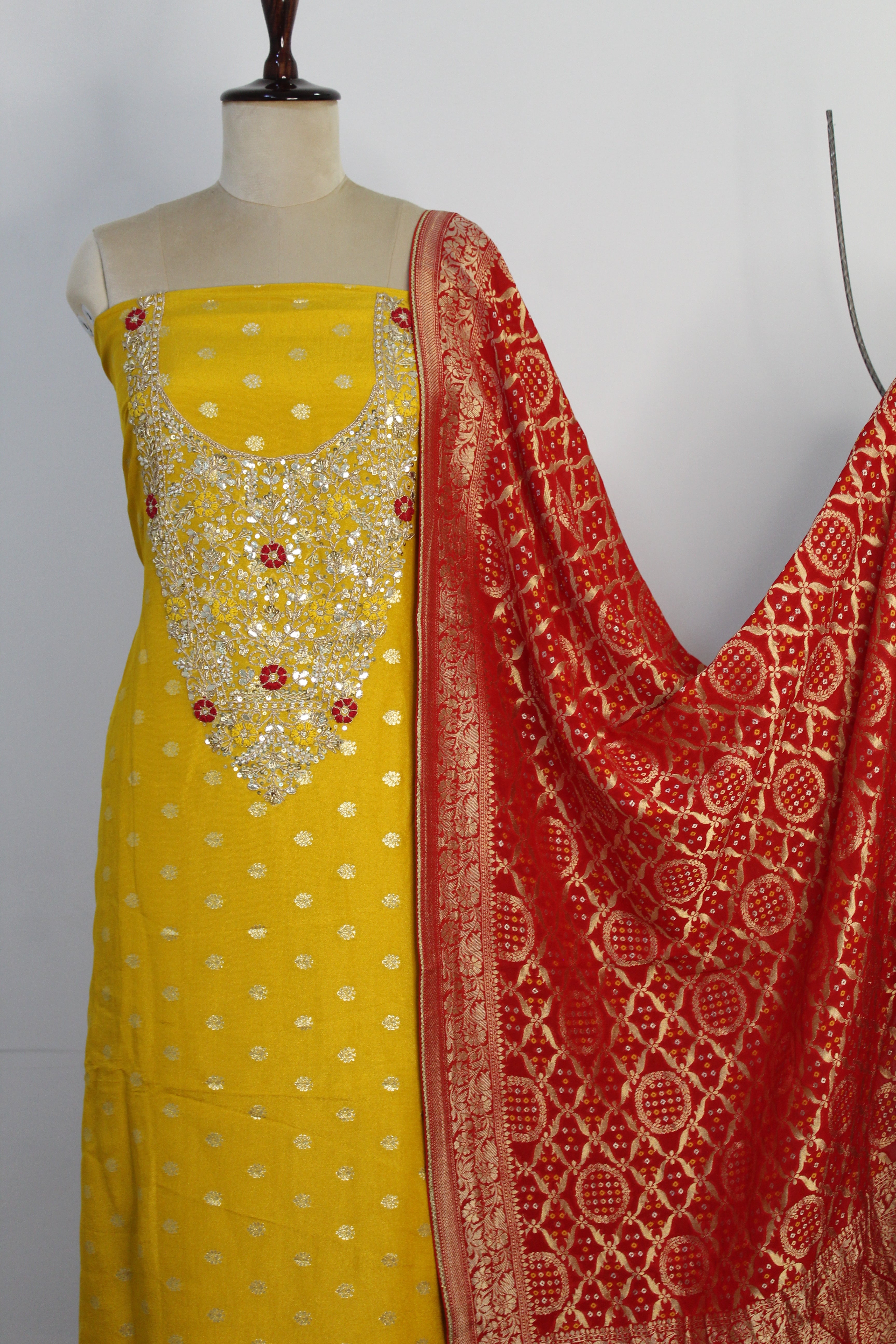 Banarsi Dupaata Un-Stitched Suit Fabric