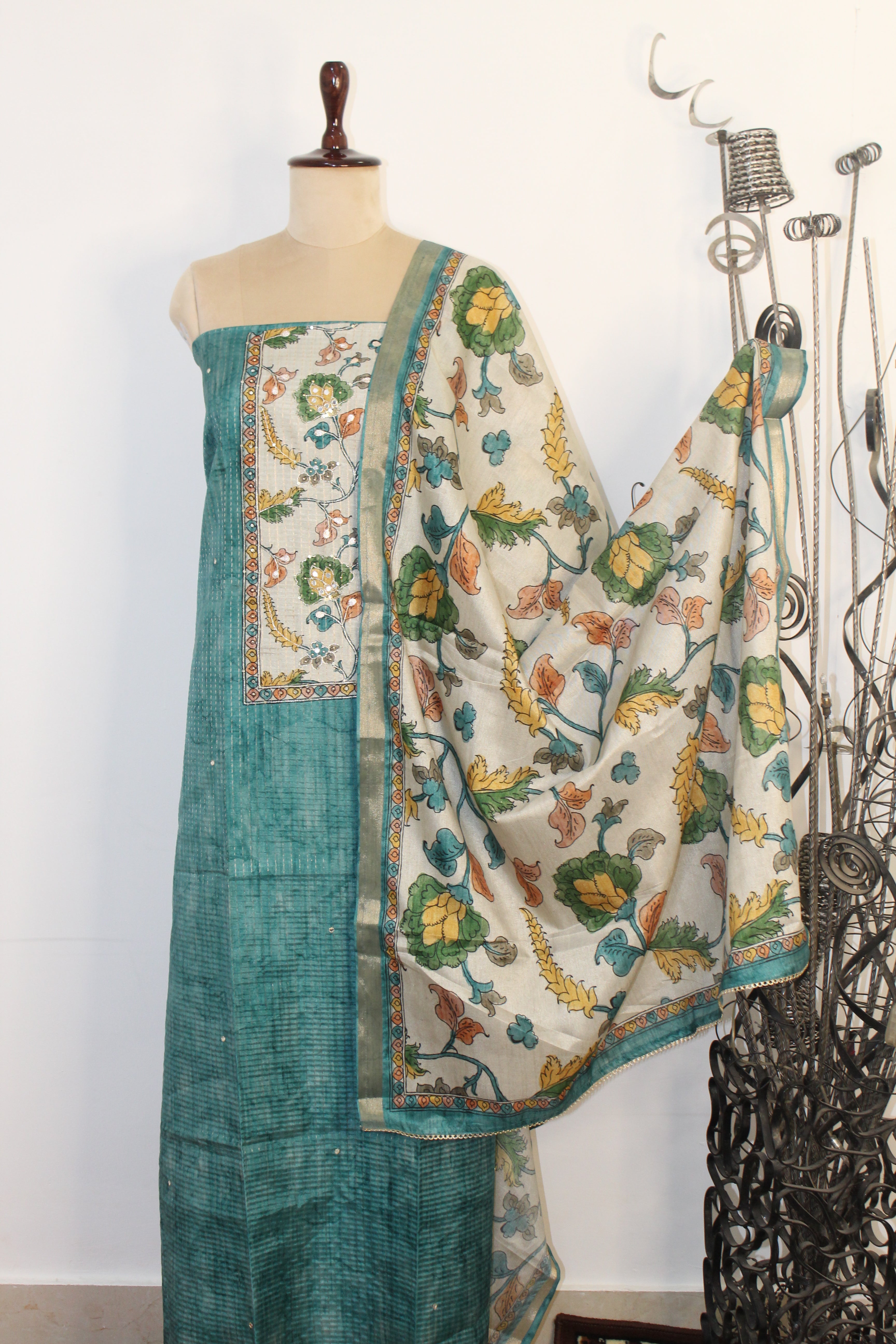 Handloom Tussar Un-Stitched Suit Fabric