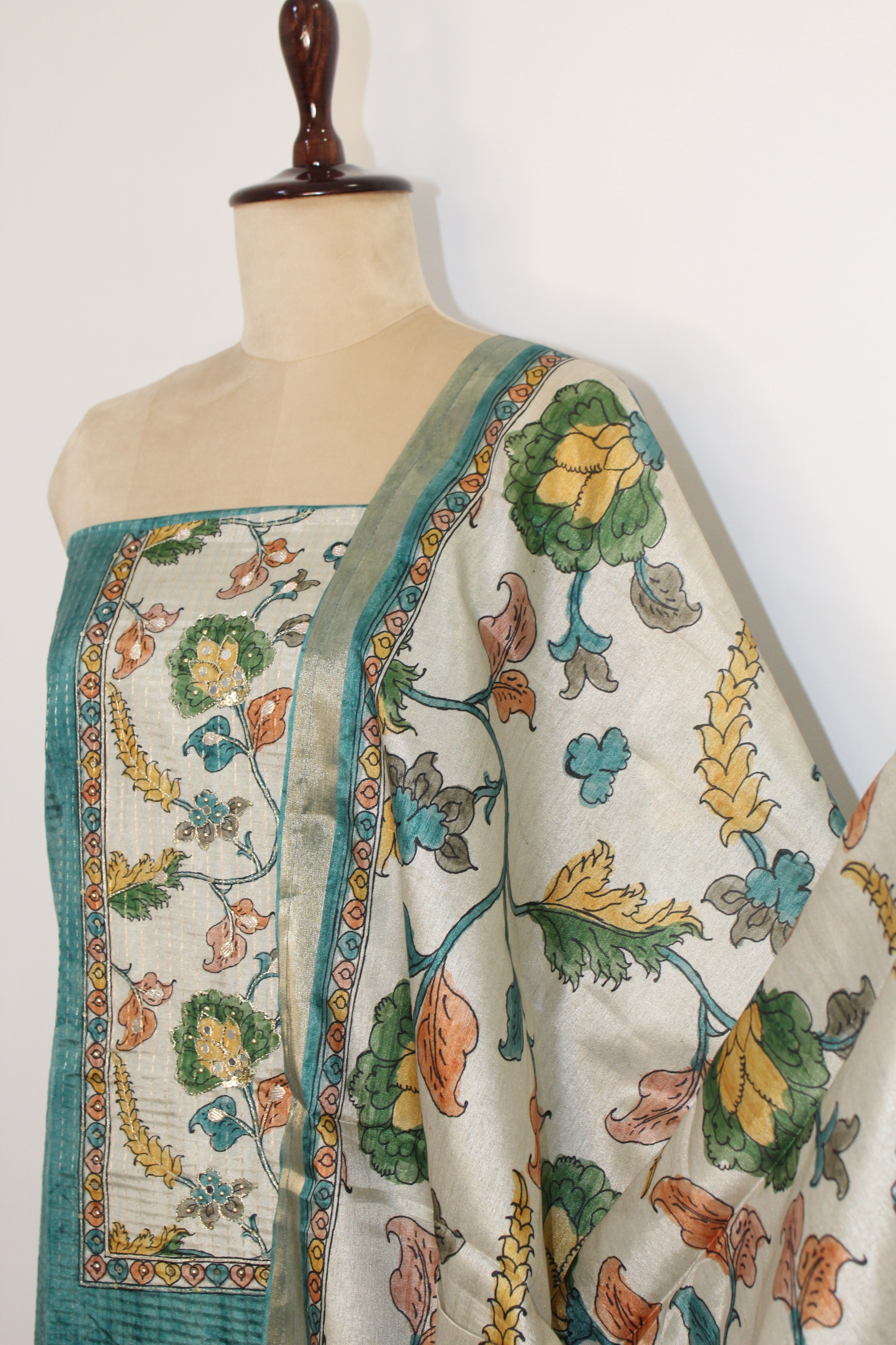 Handloom Tussar Un-Stitched Suit Fabric