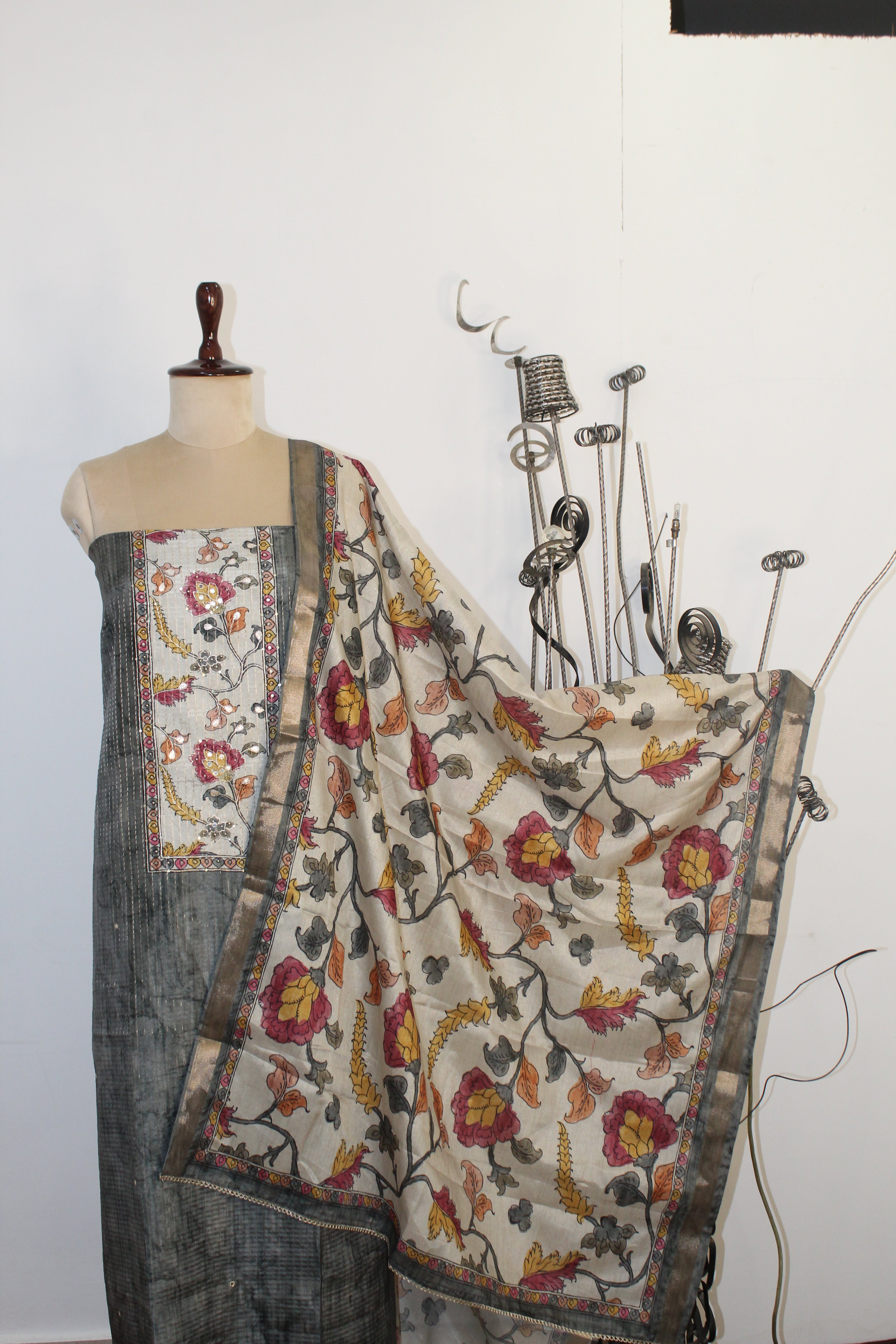 Handloom Tussar Un-Stitched Suit Fabric