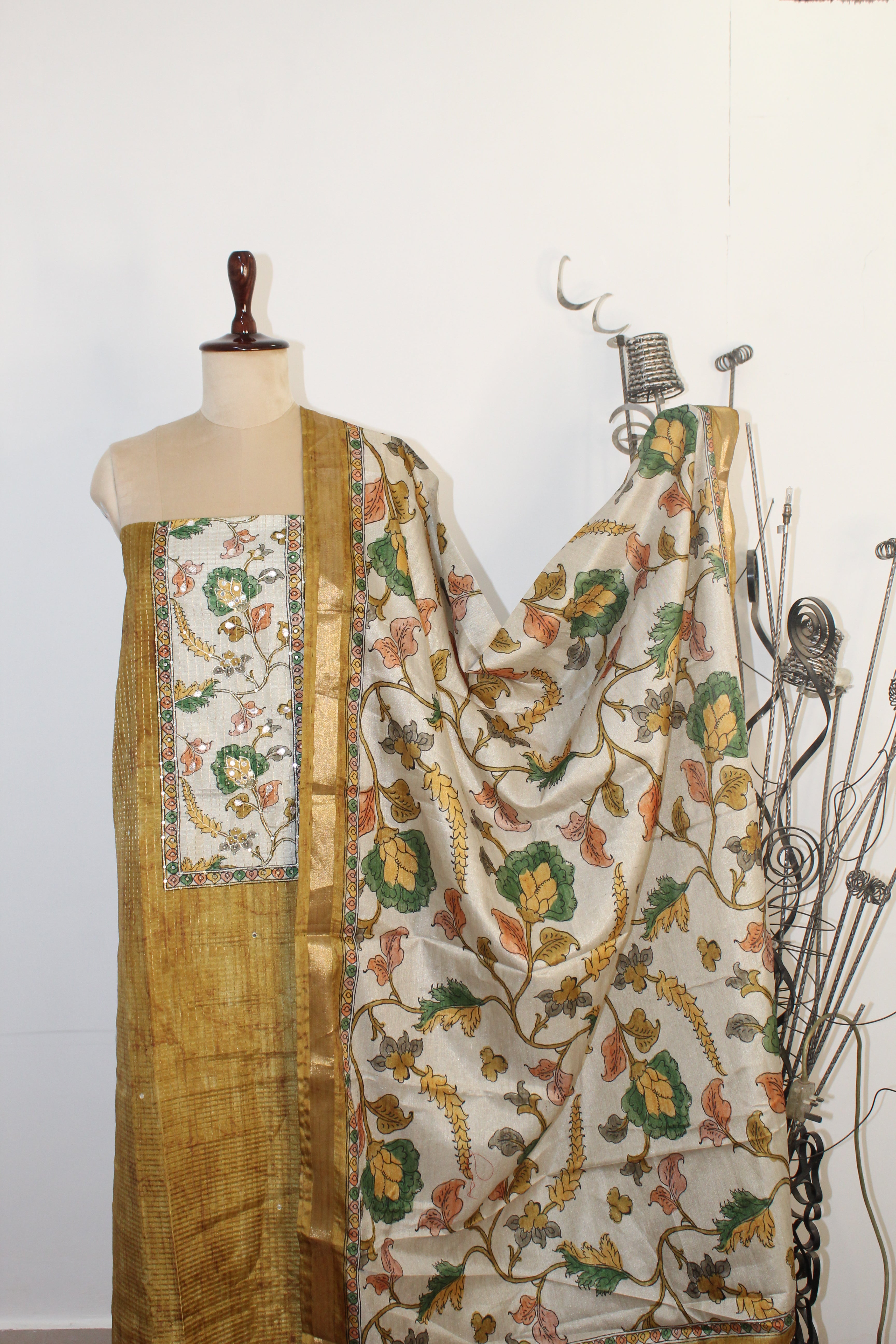 Handloom Tussar Un-Stitched Suit Fabric