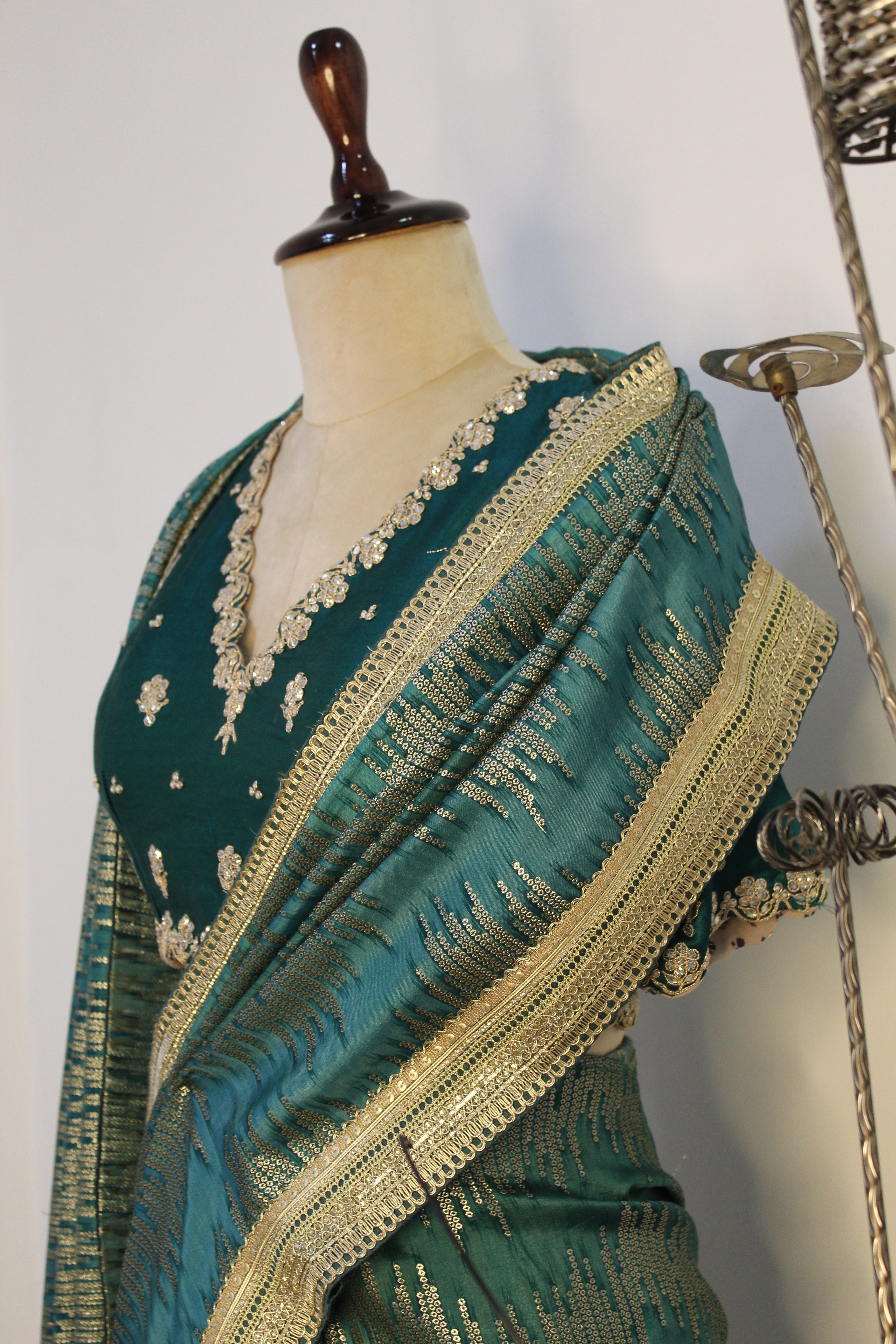 Saree With Readymade Blouse