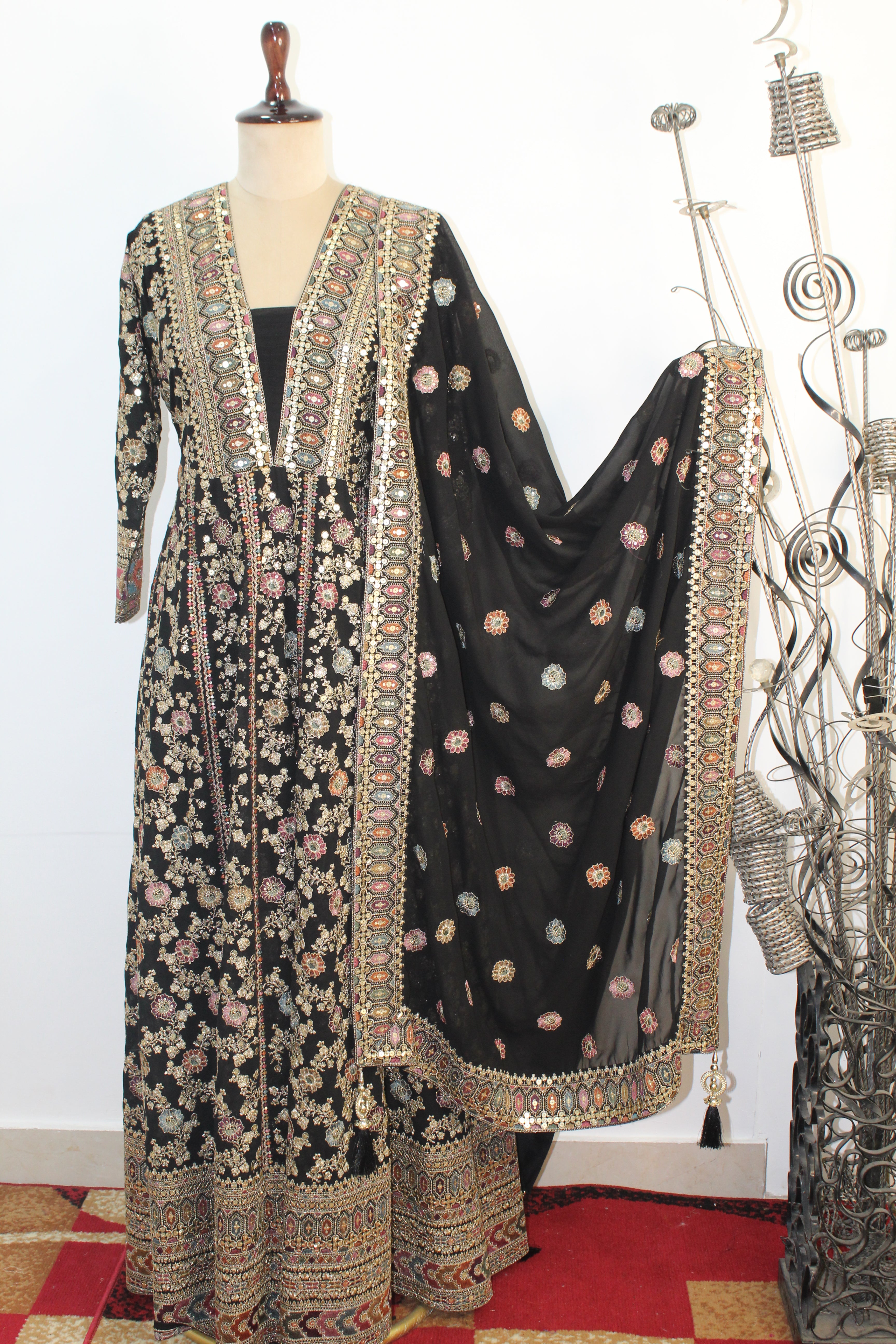 Women's Ethnic Wear Readymade Suit