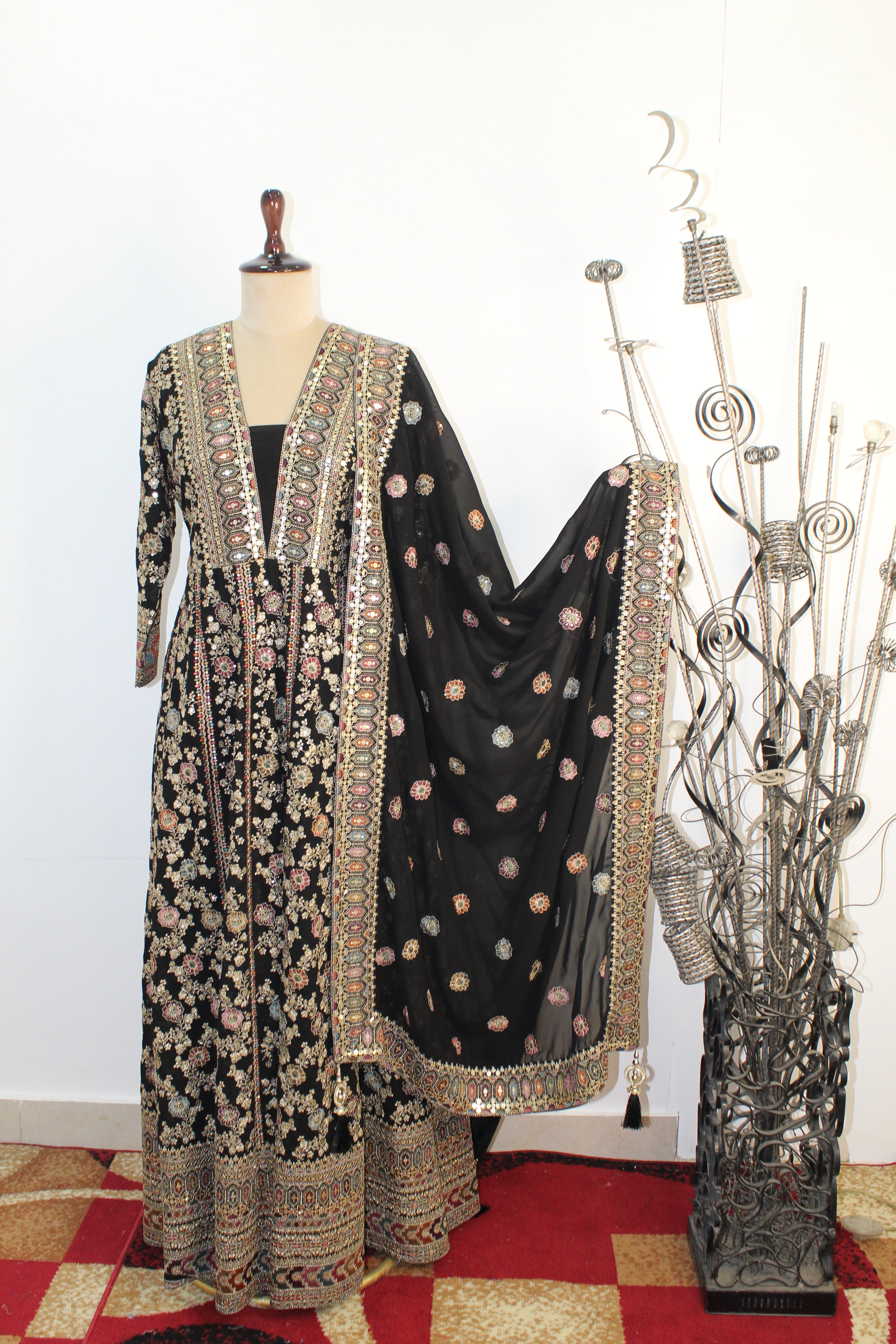 Women's Ethnic Wear Readymade Suit