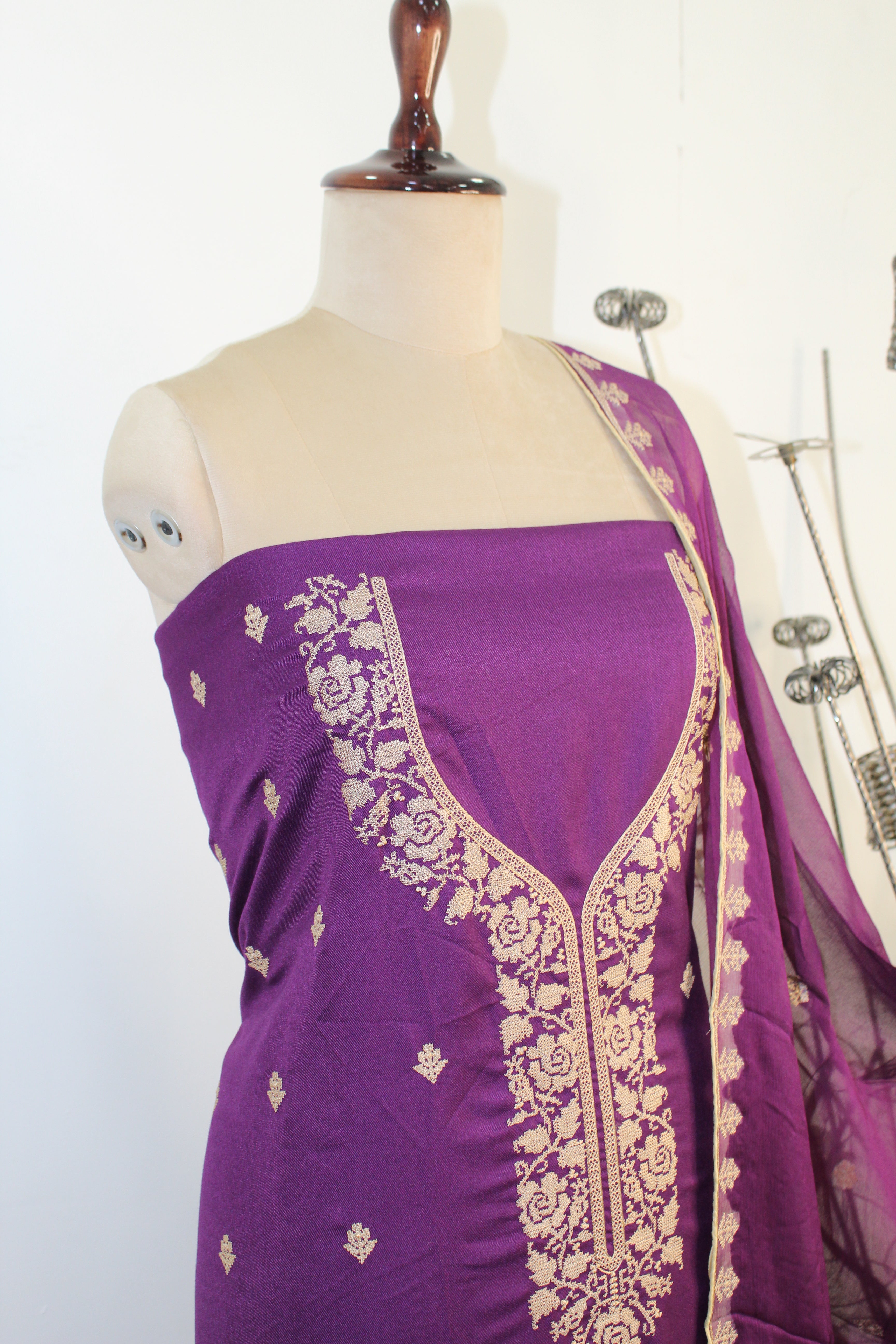 Semi Pashmina With Work Un-Stitched Suit Fabric New